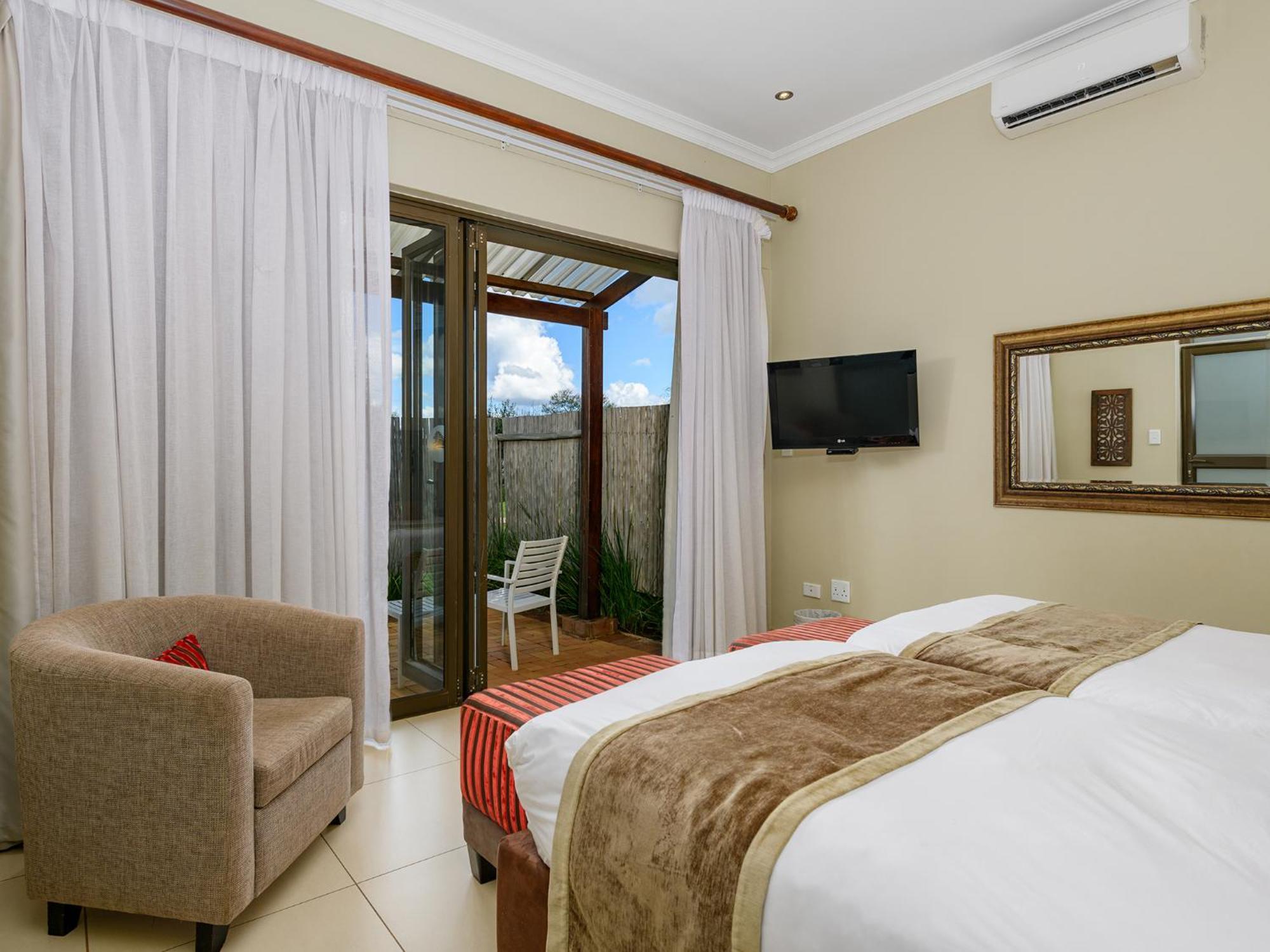 Monomotapa Village @ Legend Golf&Safari Resort Golders Green Exteriör bild