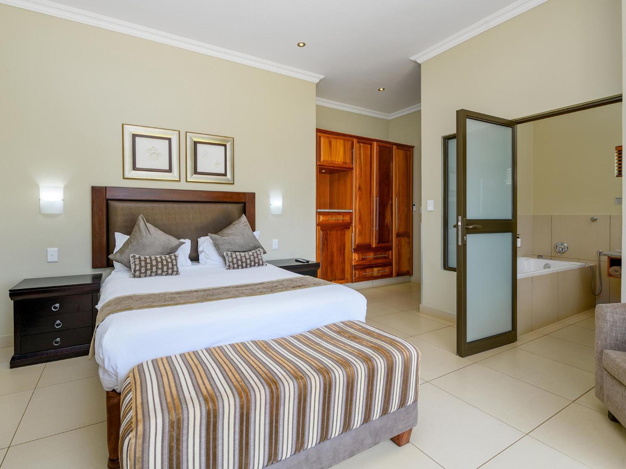Monomotapa Village @ Legend Golf&Safari Resort Golders Green Exteriör bild