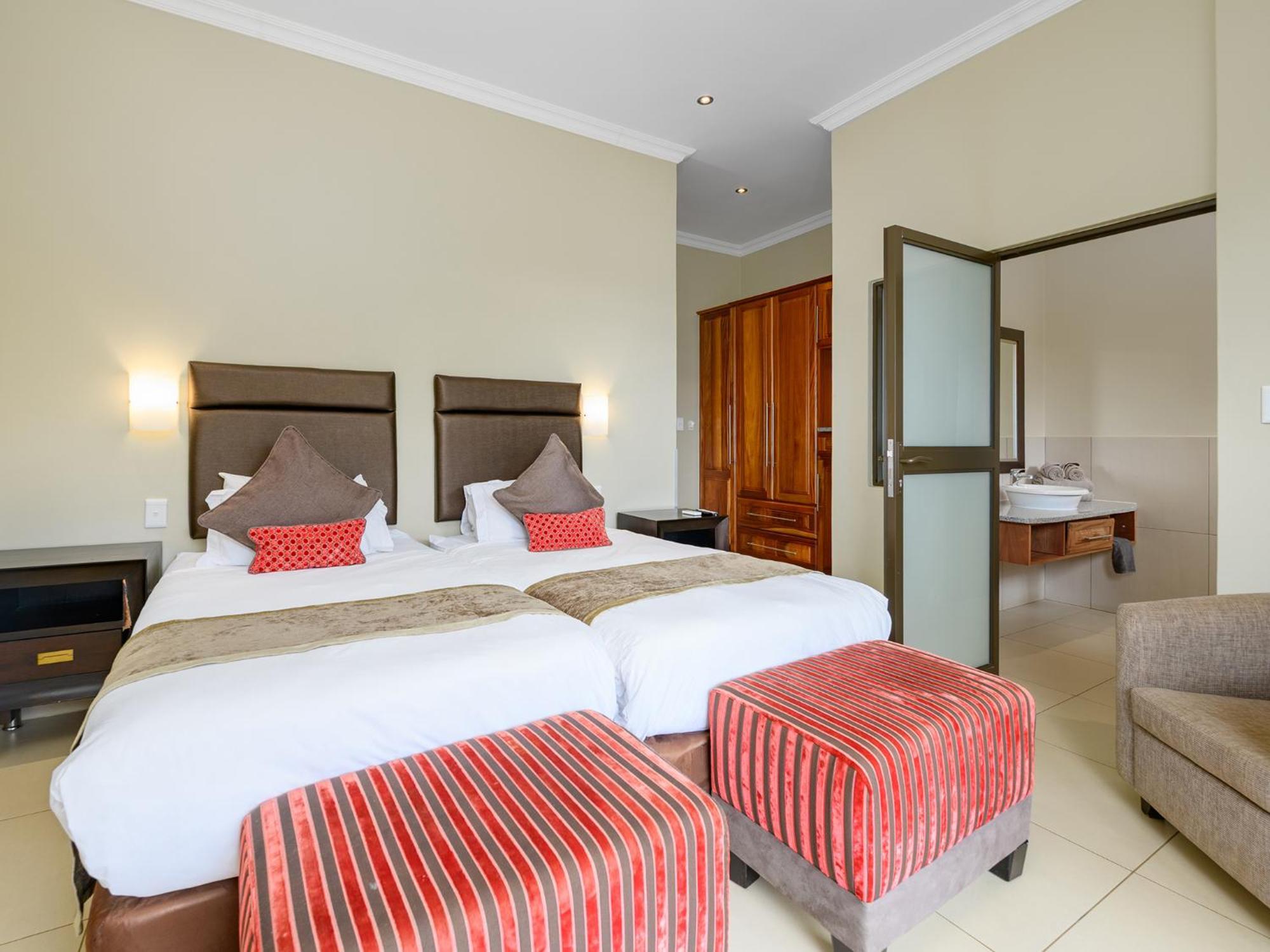 Monomotapa Village @ Legend Golf&Safari Resort Golders Green Exteriör bild