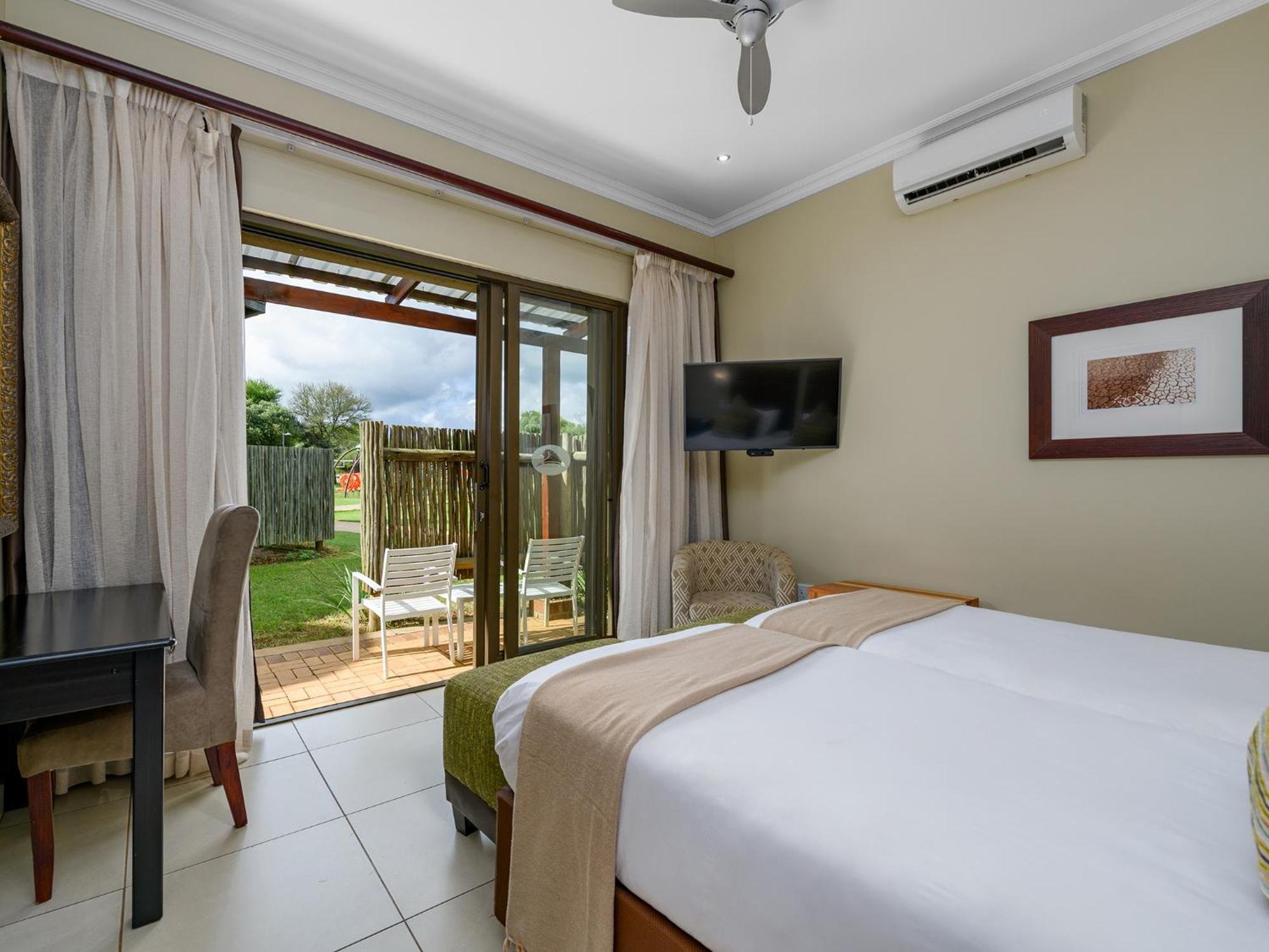 Monomotapa Village @ Legend Golf&Safari Resort Golders Green Exteriör bild